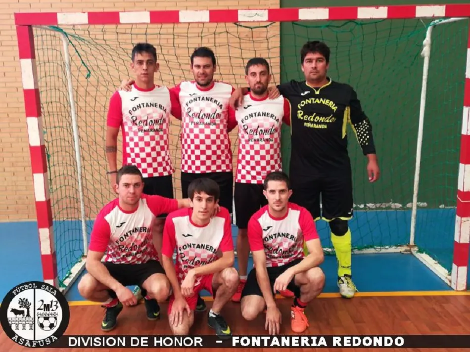 Foto 3 - El Bar La Navilla Do&ntilde;inos gana la Liga Parking Le Mans