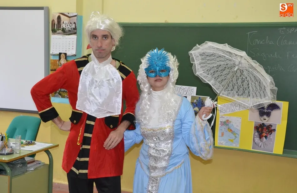 El Colegio San Francisco inicia su Semana Cultural con un taller de máscaras venecianas  