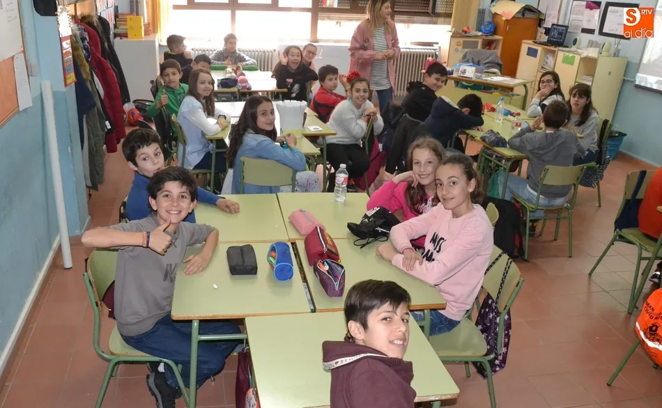 Foto 5 - El Colegio San Francisco inicia su Semana Cultural con un taller de m&aacute;scaras venecianas  