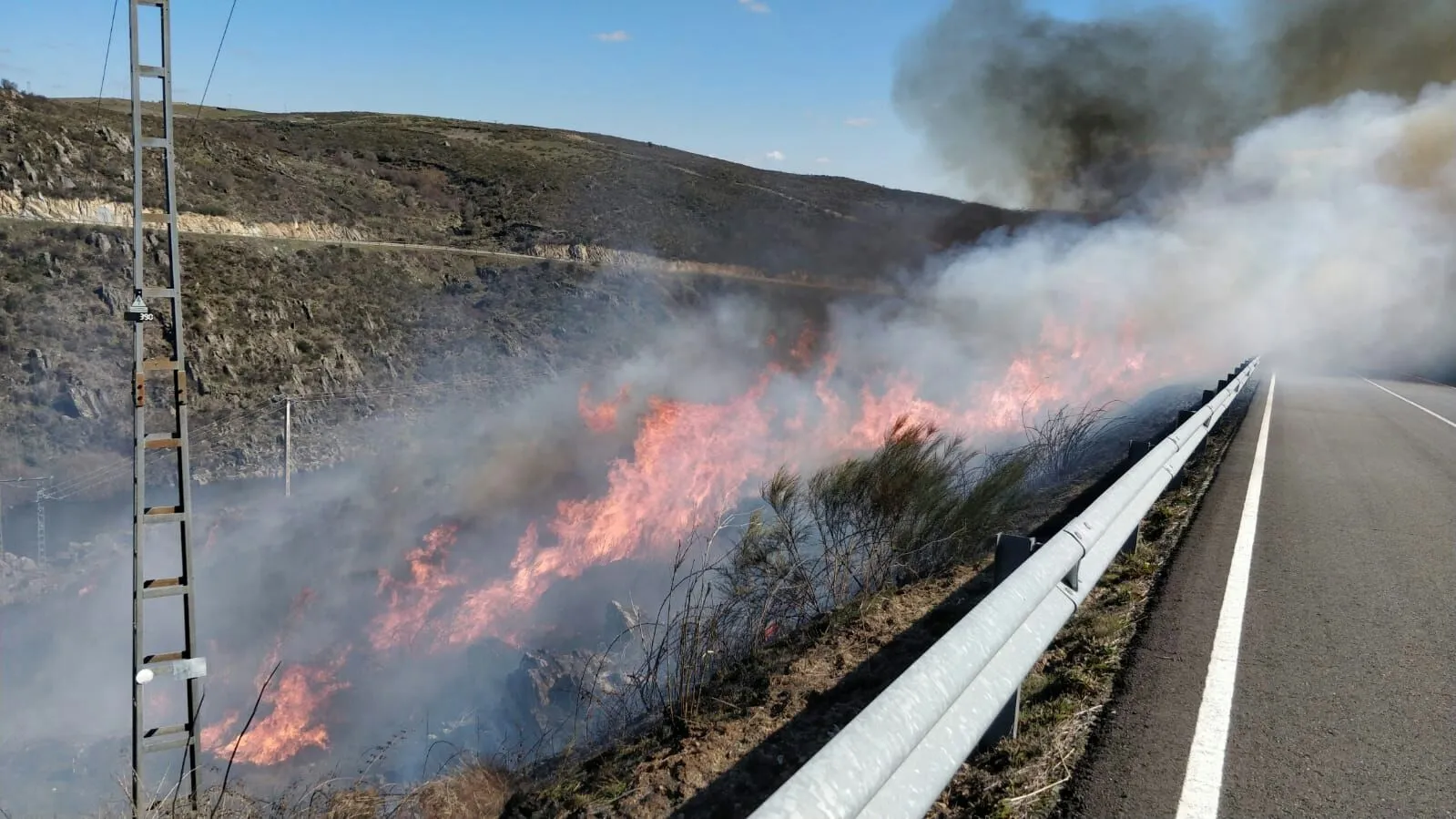 Imagen del incendio activo