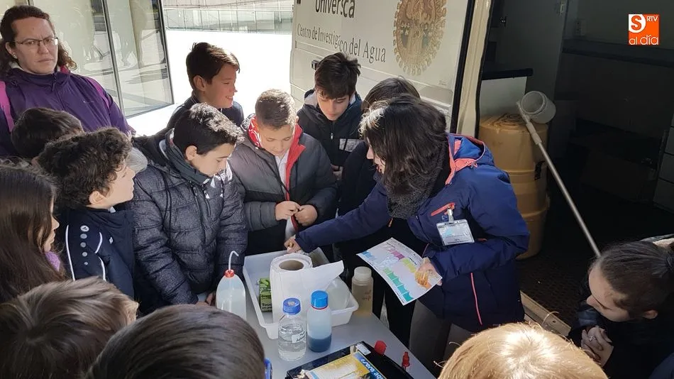Foto 2 - Un millar de escolares participa en actividades divulgativas sobre el agua