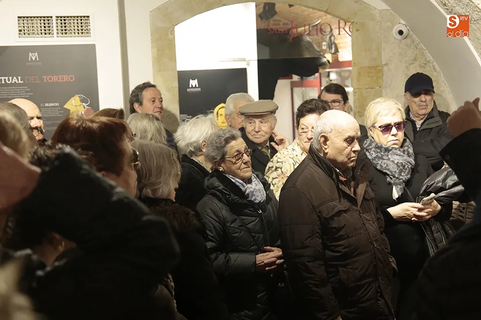 Foto 5 - Entra&ntilde;able encuentro del alcalde con la Asociaci&oacute;n de Alzheimer en el Museo Taurino