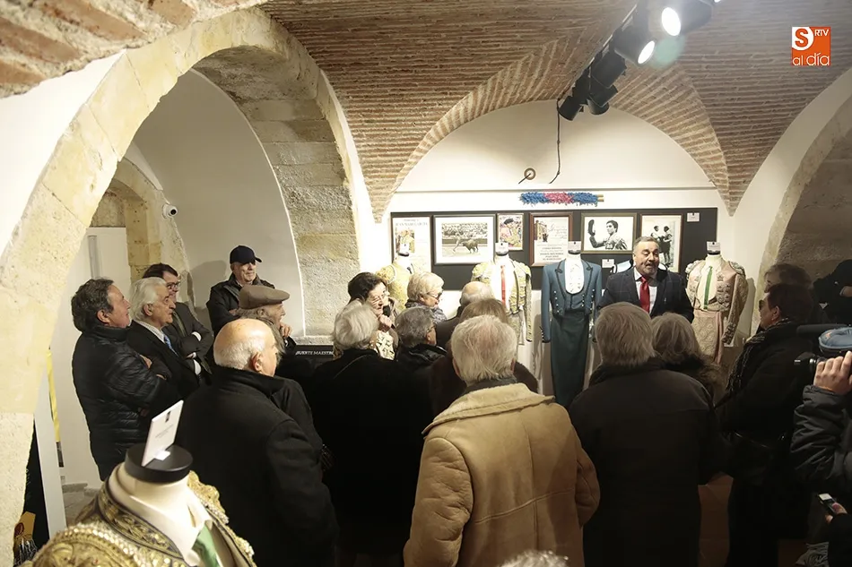 Foto 3 - Entra&ntilde;able encuentro del alcalde con la Asociaci&oacute;n de Alzheimer en el Museo Taurino