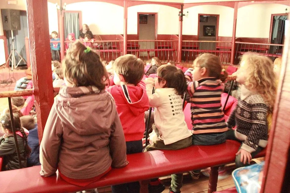 Foto 3 - Los CRA Los Jarales y Altozano acuden a una nueva sesi&oacute;n de teatro educativo