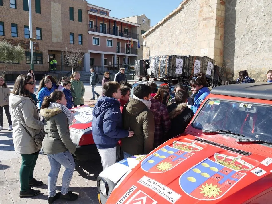 Foto 5 - El Rally sin Fronteras parte a Marruecos desde Carbajosa con juegos infantiles donados por el...