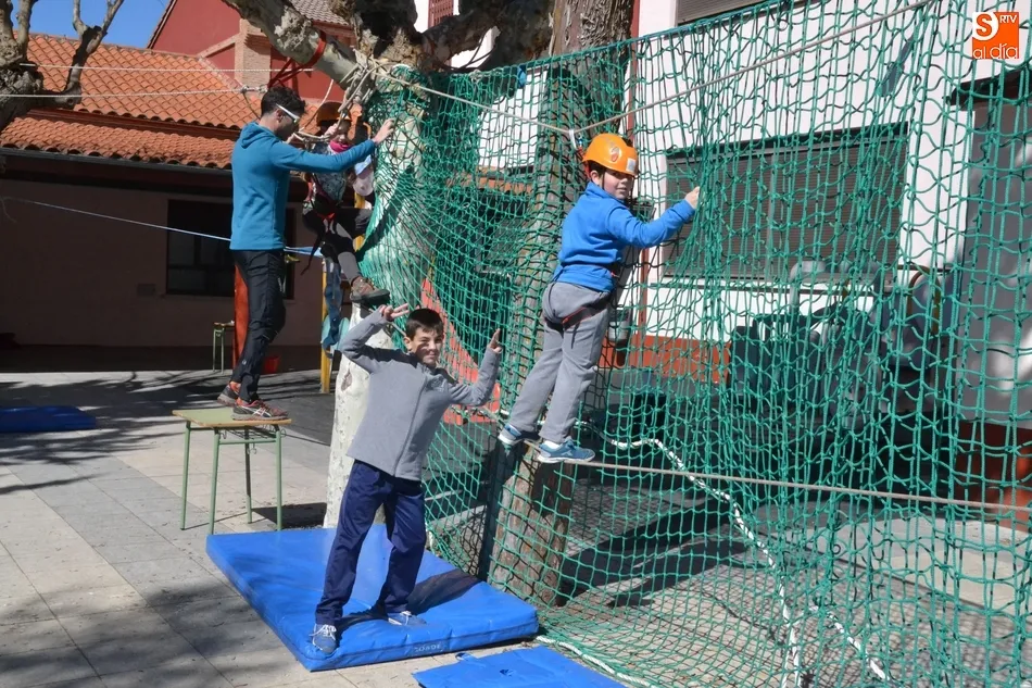 Los alumnos de San Francisco recorren el mundo con un pentatlón continental  