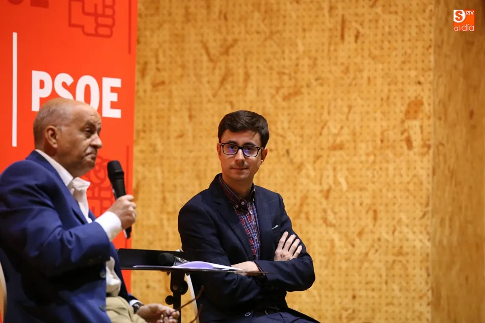 Foto 5 - Charla sobre las pensiones de Joaqu&iacute;n Merch&aacute;n en El Charro