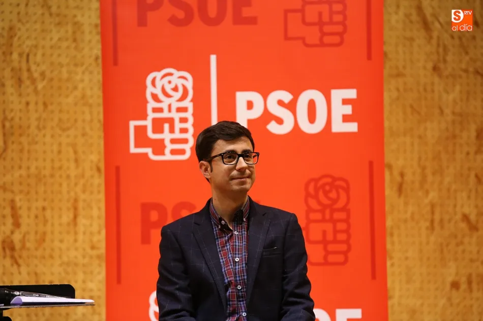 Foto 3 - Charla sobre las pensiones de Joaqu&iacute;n Merch&aacute;n en El Charro