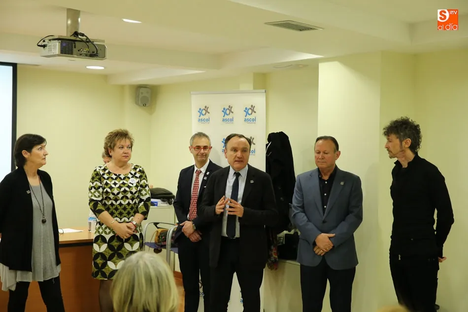 Foto 5 - Ascol entrega sus distintivos especiales a la Fundaci&oacute;n In&eacute;s Luna Terrero y a Mar&iacute;a Cuesta  