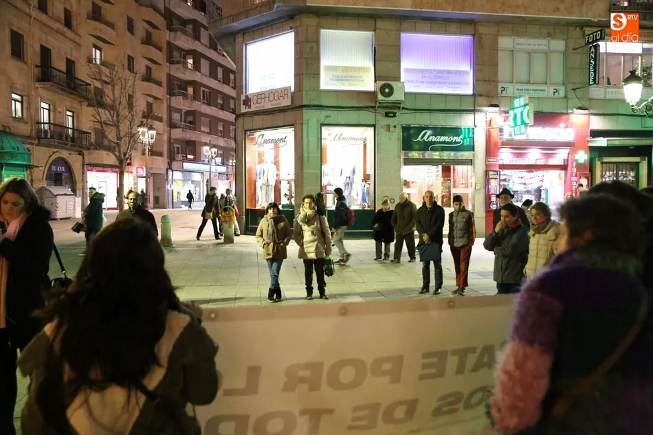 Foto 3 - Movilizaci&oacute;n silenciosa a favor de los derechos de todos en la Puerta de Zamora