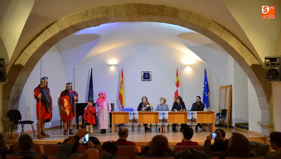 Presentación de los nuevos trajes de La Sentencia