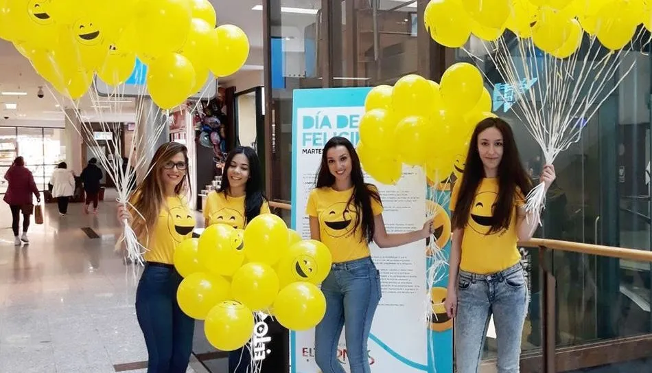 	Actos del Día de la Felicidad en el Centro Comercial El Tormes