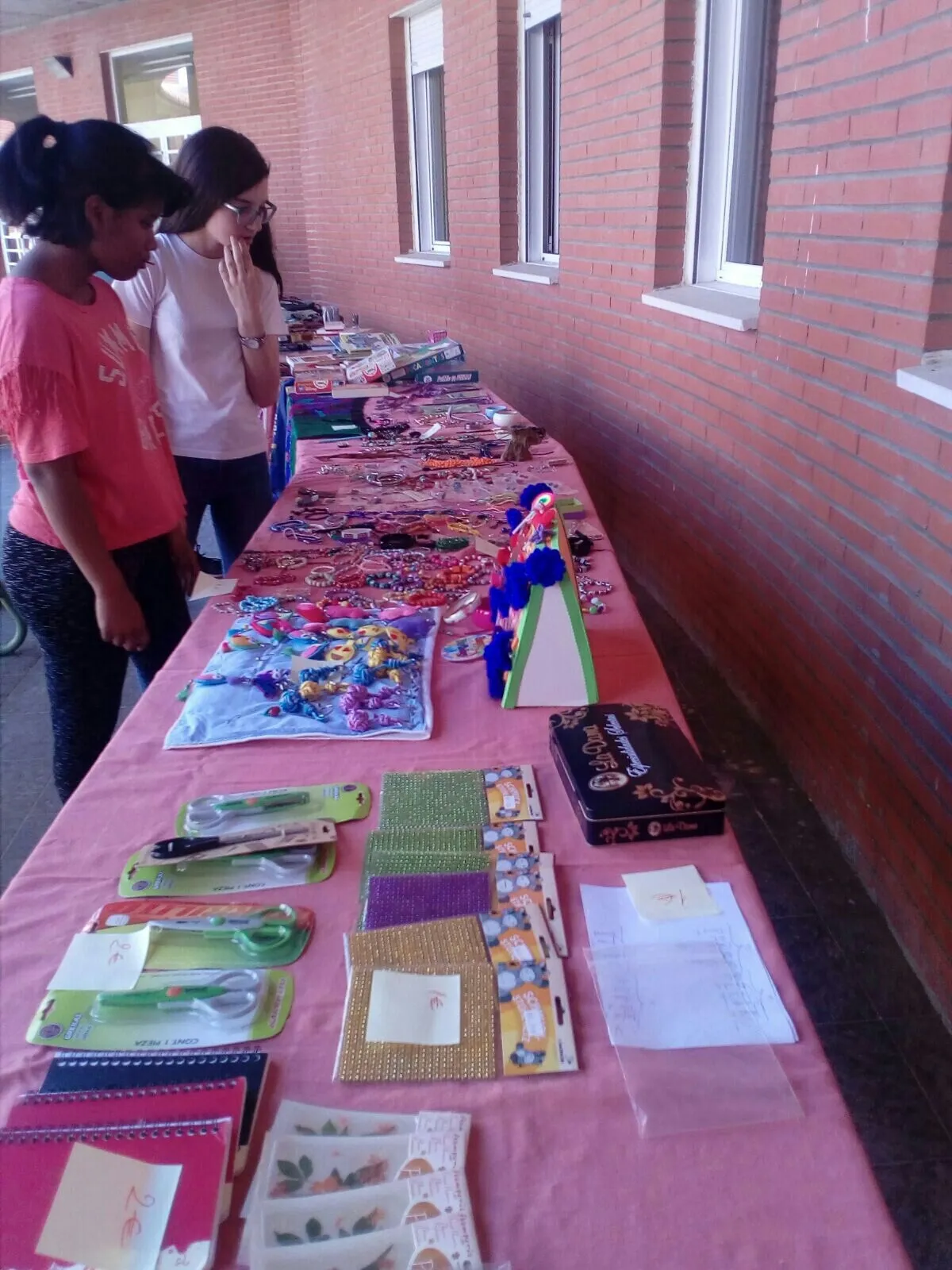 Foto 2 - El IES Senara invita a participar en su campa&ntilde;a solidaria