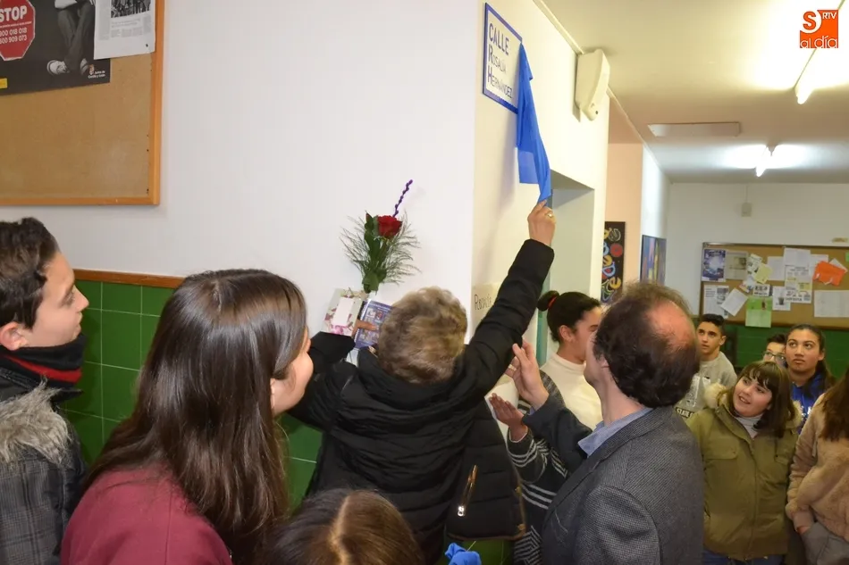 Foto 10 - El IES Fray Diego bautiza sus pasillos con los nombres de mirobrigenses y comarcanas ilustres  