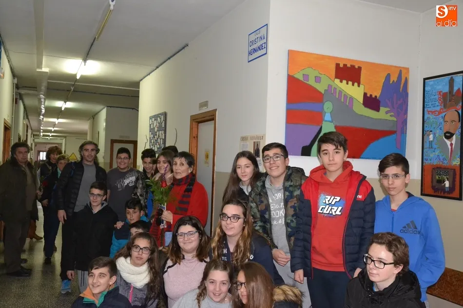 Foto 4 - El IES Fray Diego bautiza sus pasillos con los nombres de mirobrigenses y comarcanas ilustres  