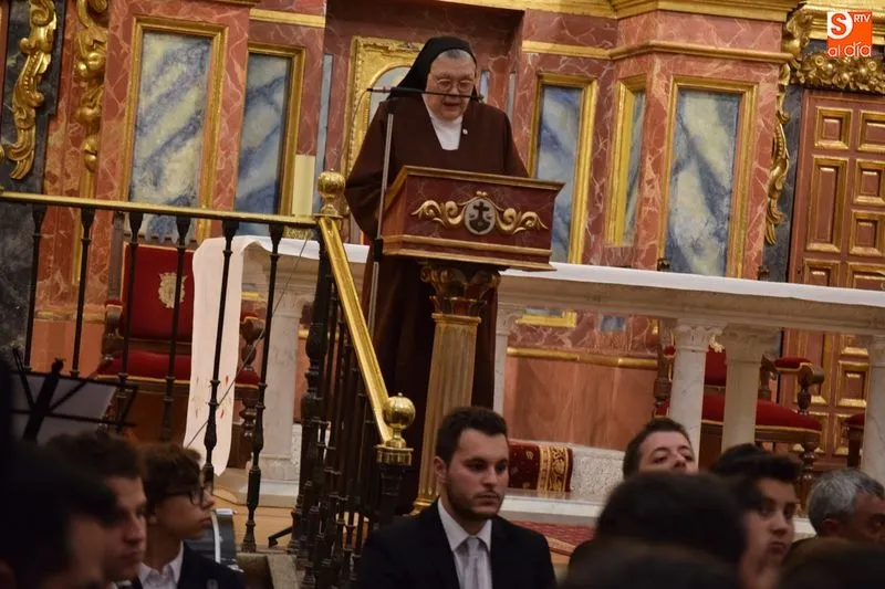 Foto 4 - El preg&oacute;n de Semana Santa corri&oacute; a cargo de la Carmelita Paloma de la Cruz