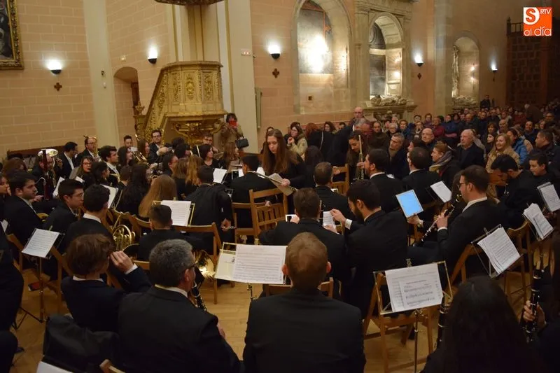Foto 11 - La Banda de M&uacute;sica pone la banda sonora de la Semana Santa
