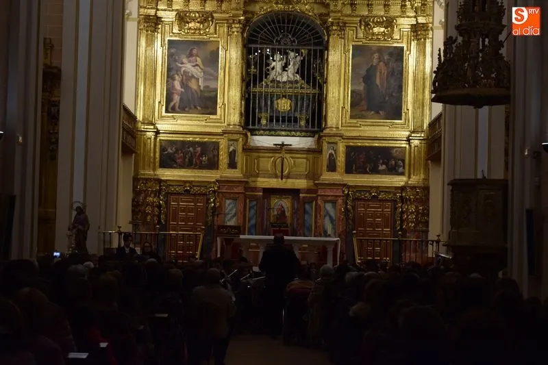 Foto 4 - La Banda de M&uacute;sica pone la banda sonora de la Semana Santa