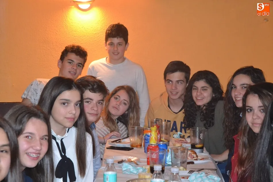 Foto 4 - Los chavales confirmados en San Andr&eacute;s en diciembre se van de cena para cerrar un ciclo de 8 a&ntilde;os ...