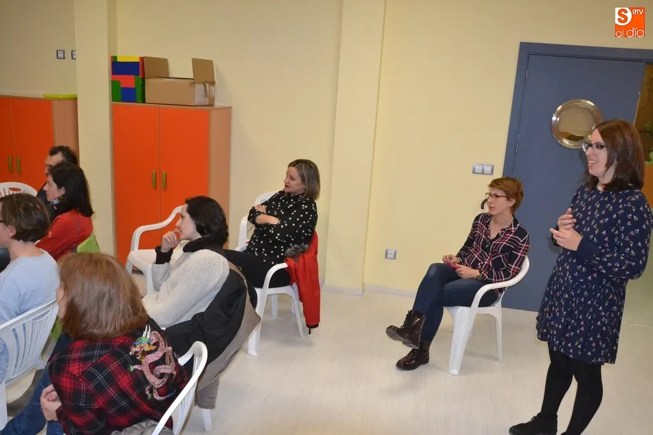 Foto 3 - La Escuela de Padres y Madres trata la igualdad de la mano de Susana Vicente Andueza  