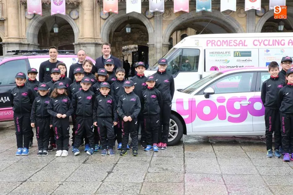 Foto 5 - La Escuela Promesal se pone de largo para la nueva temporada en la Plaza Mayor