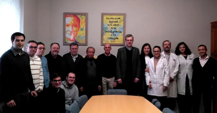 El P. Heiner Wilmer junto a la Comunidad de San Jerónimo