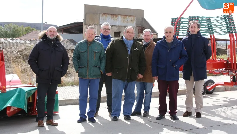 El alcalde de Aldeatejada, Herminio Velasco, junto a los diputados provinciales Jesús María Ortiz y Román Hernández. Foto de Alberto Martín