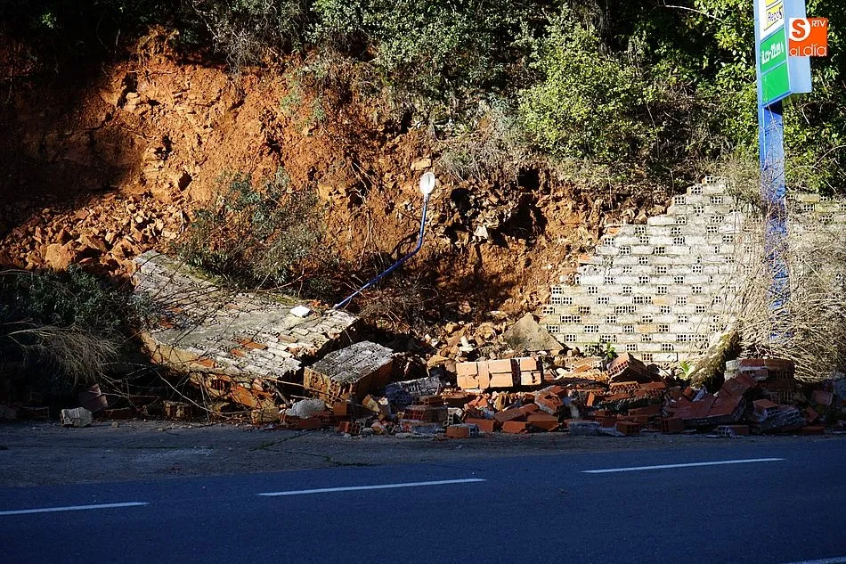 Foto 3 - Las lluvias de la &uacute;ltima semana provocan varios desprendimientos en la Sierra de Francia&nbsp;