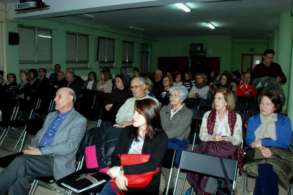 Foto 3 - Rese&ntilde;a de la conferencia de Emiliano Zarza en el CEIP Marqu&eacute;s de Valero de B&eacute;jar  