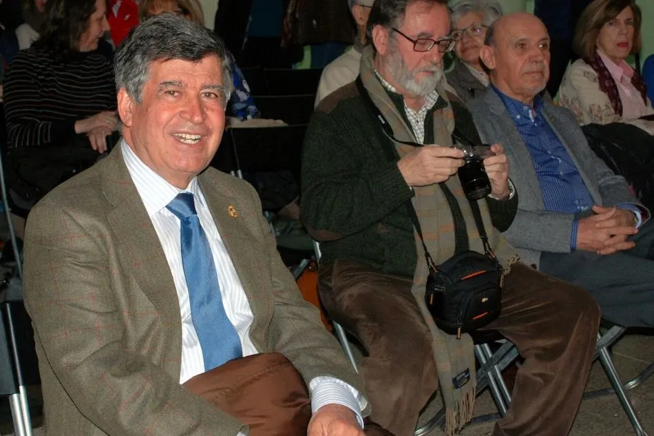 Foto 4 - Rese&ntilde;a de la conferencia de Emiliano Zarza en el CEIP Marqu&eacute;s de Valero de B&eacute;jar  