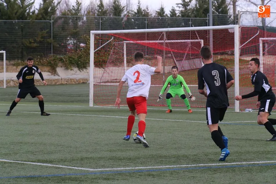 Foto 9 - El Santa Marta supera al Pe&ntilde;a y certifica la permanencia matem&aacute;tica en la categor&iacute;a (1-0)