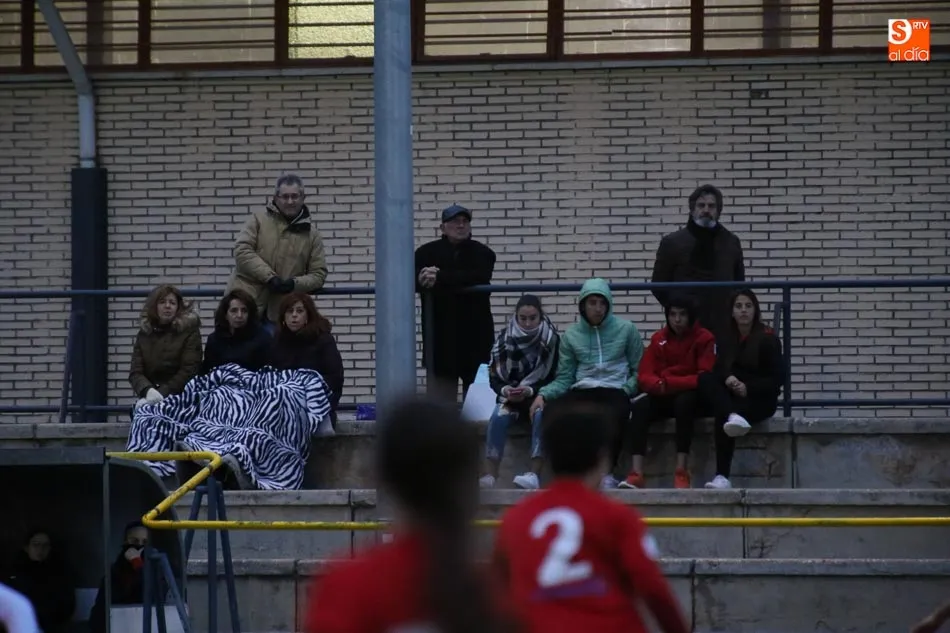 Foto 10 - El Santa Marta B da un golpe de autoridad en la Regional Juvenil y vence a Unionistas (1-2)