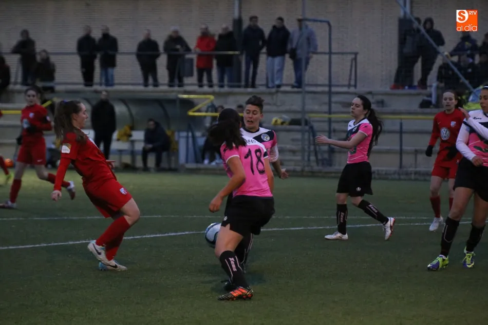 Foto 8 - El Santa Marta B da un golpe de autoridad en la Regional Juvenil y vence a Unionistas (1-2)