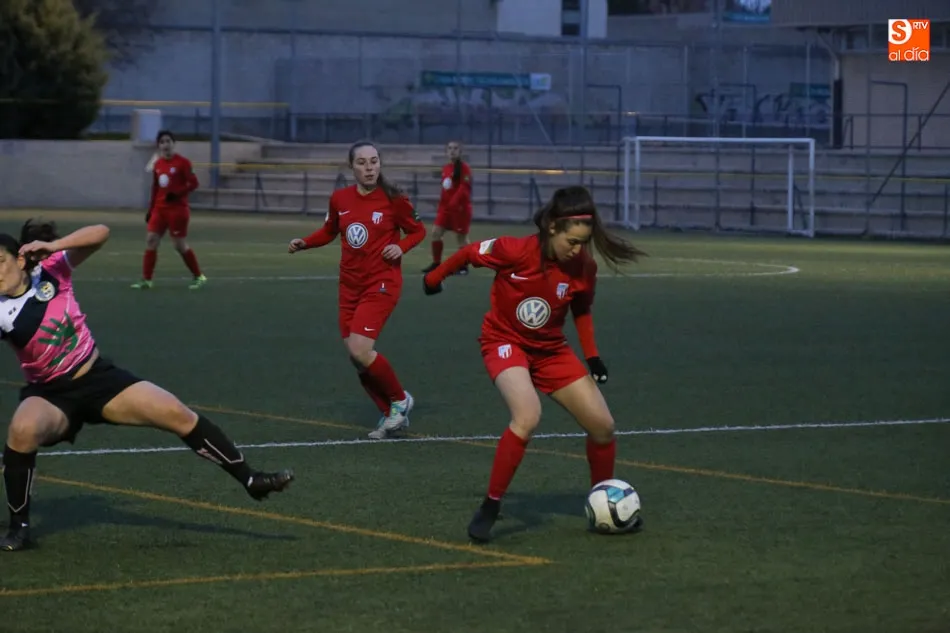 Foto 7 - El Santa Marta B da un golpe de autoridad en la Regional Juvenil y vence a Unionistas (1-2)