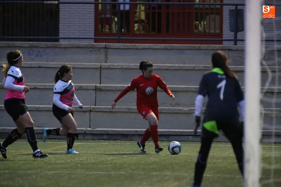 Foto 6 - El Santa Marta B da un golpe de autoridad en la Regional Juvenil y vence a Unionistas (1-2)