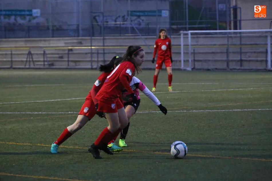 Foto 5 - El Santa Marta B da un golpe de autoridad en la Regional Juvenil y vence a Unionistas (1-2)