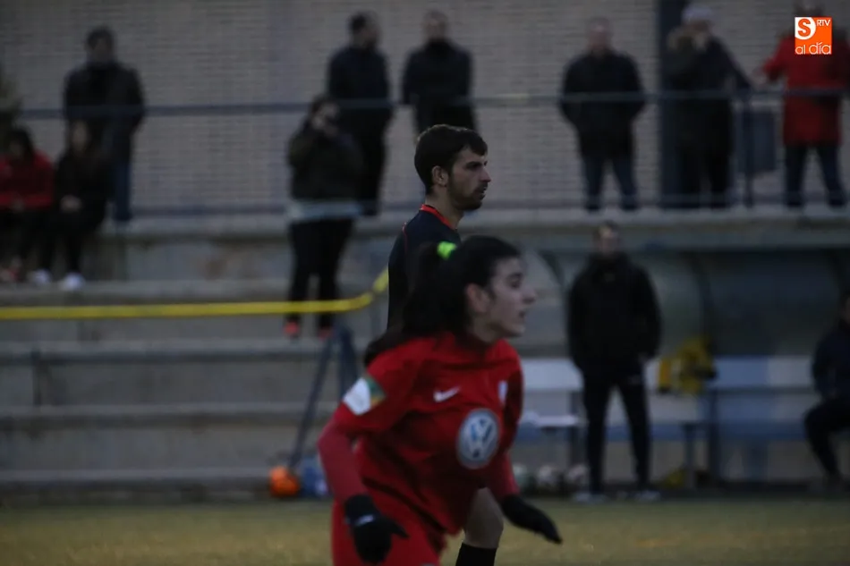 Foto 4 - El Santa Marta B da un golpe de autoridad en la Regional Juvenil y vence a Unionistas (1-2)