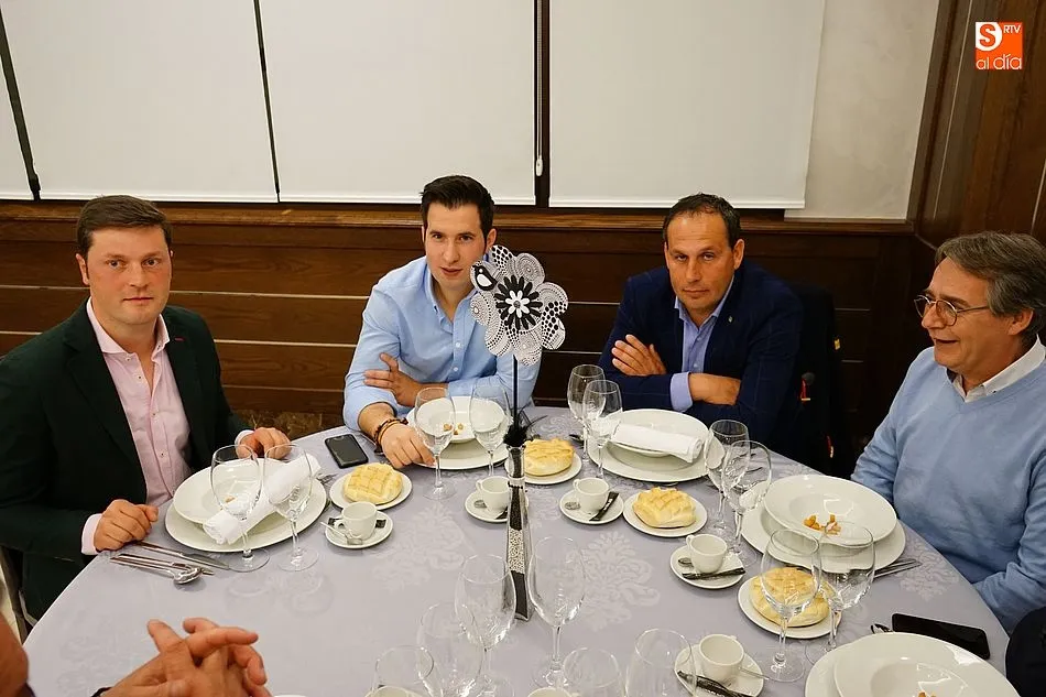 Foto 3 - Los triunfadores de la feria 2017 reciben sus galardones en la IV Gala Taurina de Guijuelo
