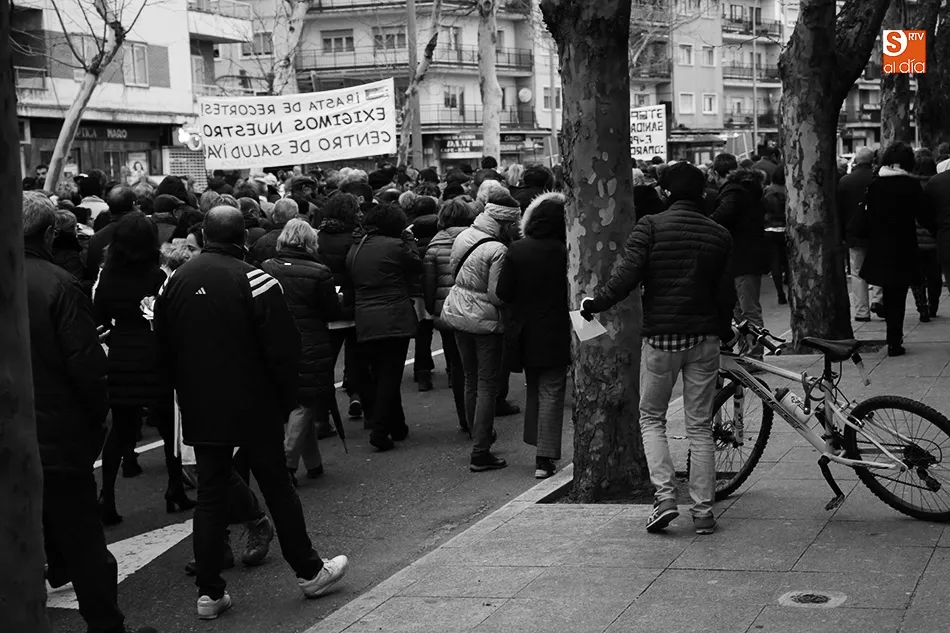 Foto 7 - Salamanca reivindica&nbsp;una Sanidad P&uacute;blica m&aacute;s justa en la sexta edici&oacute;n de la &lsquo;Marea blanca&rsquo; ...