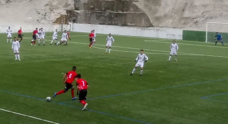 Foto 10 - Otra remontada permite al Ciudad Rodrigo finiquitar su d&eacute;cada sin ganar en B&eacute;jar  