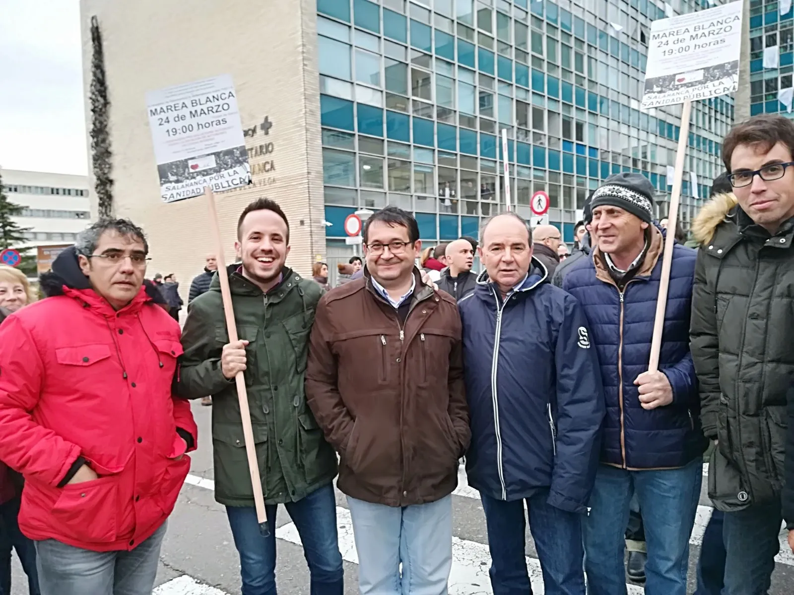 Foto 4 - Varias decenas de mirobrigenses se suman a la nueva &lsquo;Marea Blanca&rsquo; de Salamanca  