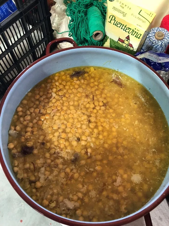 Foto 8 - En Gejo de los Reyes afrontan el fr&iacute;o con un cocido
