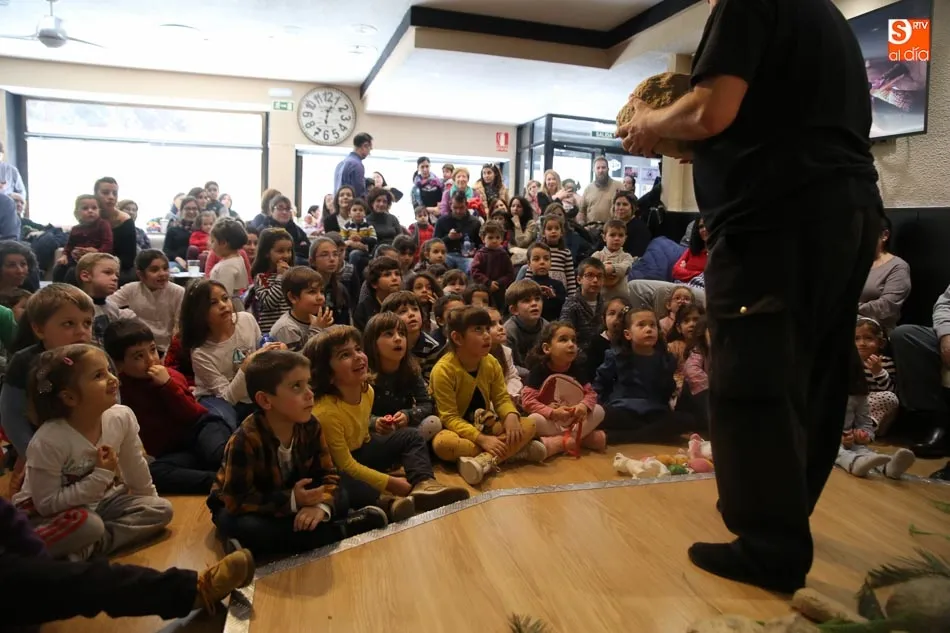Foto 4 - Las narraciones de Fernando Salda&ntilde;a vuelven a conquistar al p&uacute;blico infantil