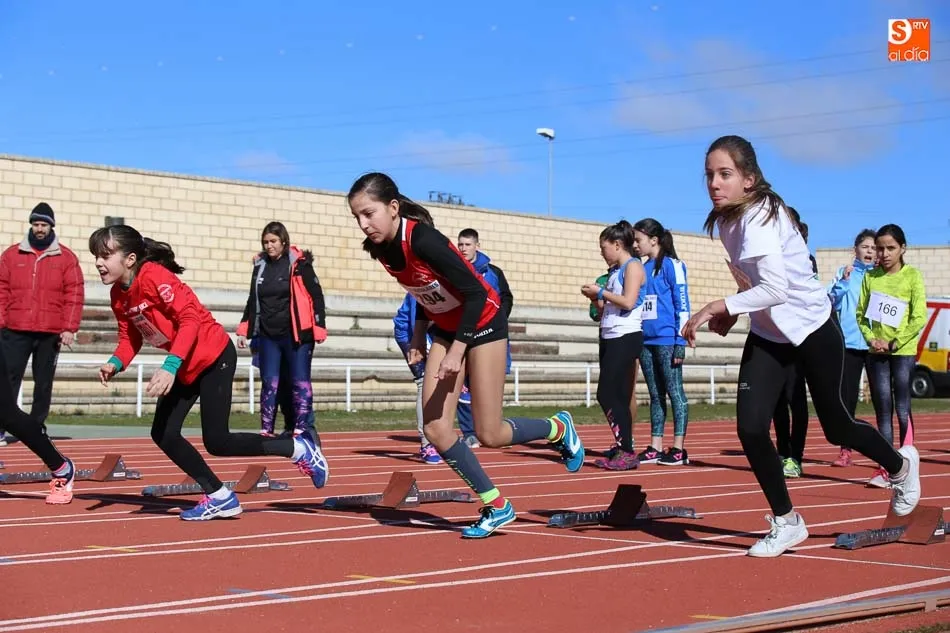 Foto 4 - Las pistas del Helm&aacute;ntico acogen una interesante II Jornada Infantil y Juvenil