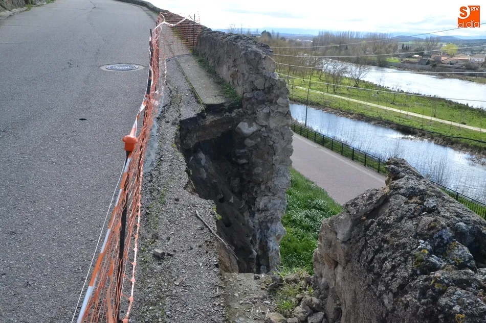 Cede parte del muro de contención de la Cuesta de Santiago  