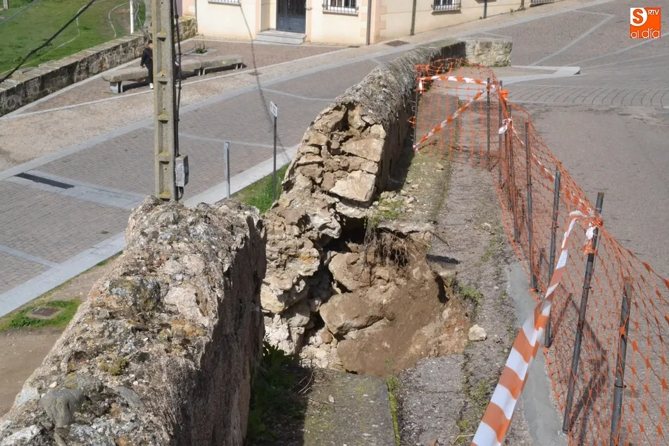 Foto 6 - Cede parte del muro de contenci&oacute;n de la Cuesta de Santiago  