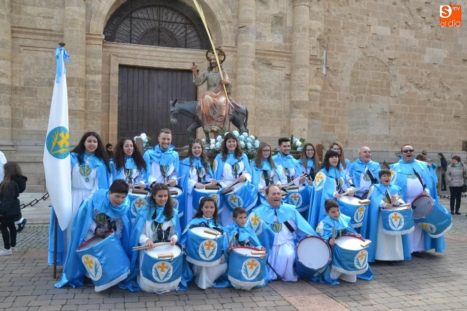 Foto 10 - La Borriquilla estrena su flamante nueva banda  