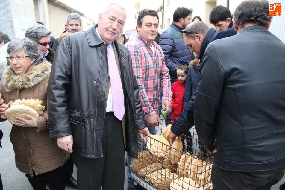 Foto 11 - Navales se vuelca un a&ntilde;o m&aacute;s con el Cabildo de la Vera Cruz