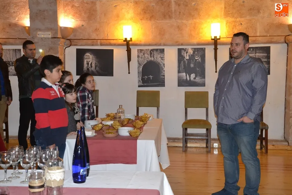 Foto 4 - El Parador da la bienvenida a una exposici&oacute;n fotogr&aacute;fica sobre el Carnaval  