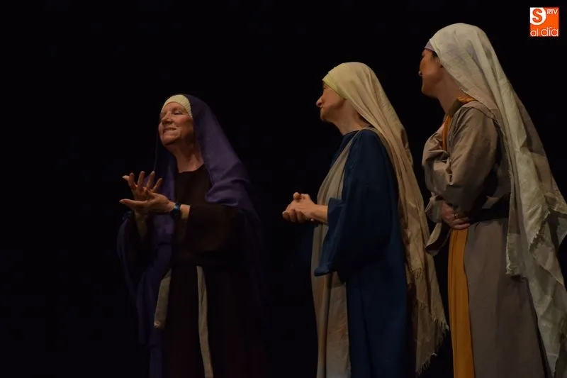 Foto 9 - La Pasi&oacute;n de Cristo se vive en el teatro
